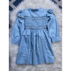 Vintage kids daisy smocked dress